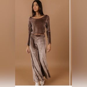 Kira Velour set in brown